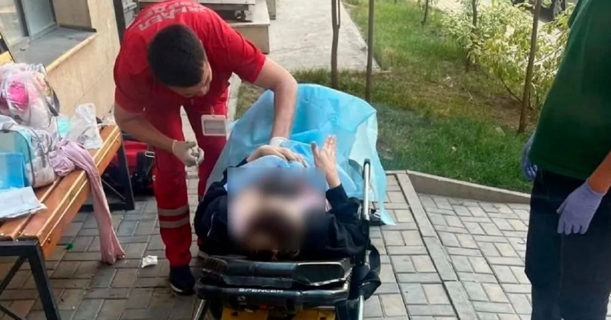  Алматыда толғағы қысқан әйел тұрғын үй кешенінің ауласында босанып қалды 
