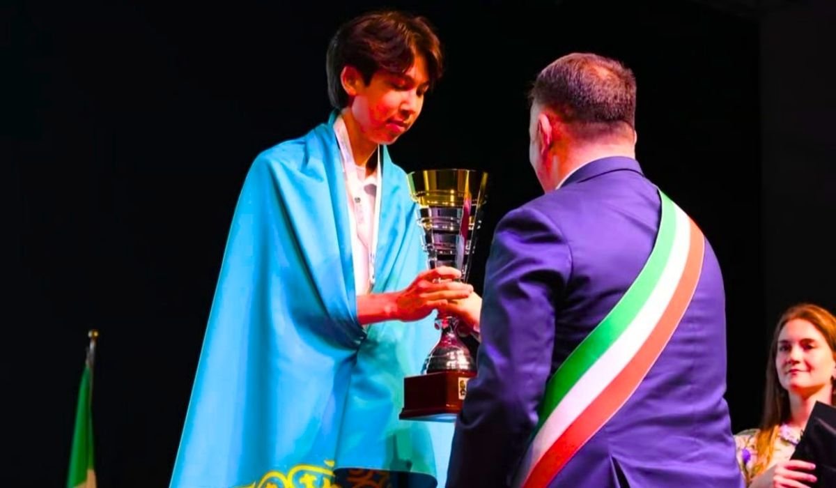 15-летний казахстанец взял медаль чемпионата мира по шахматам