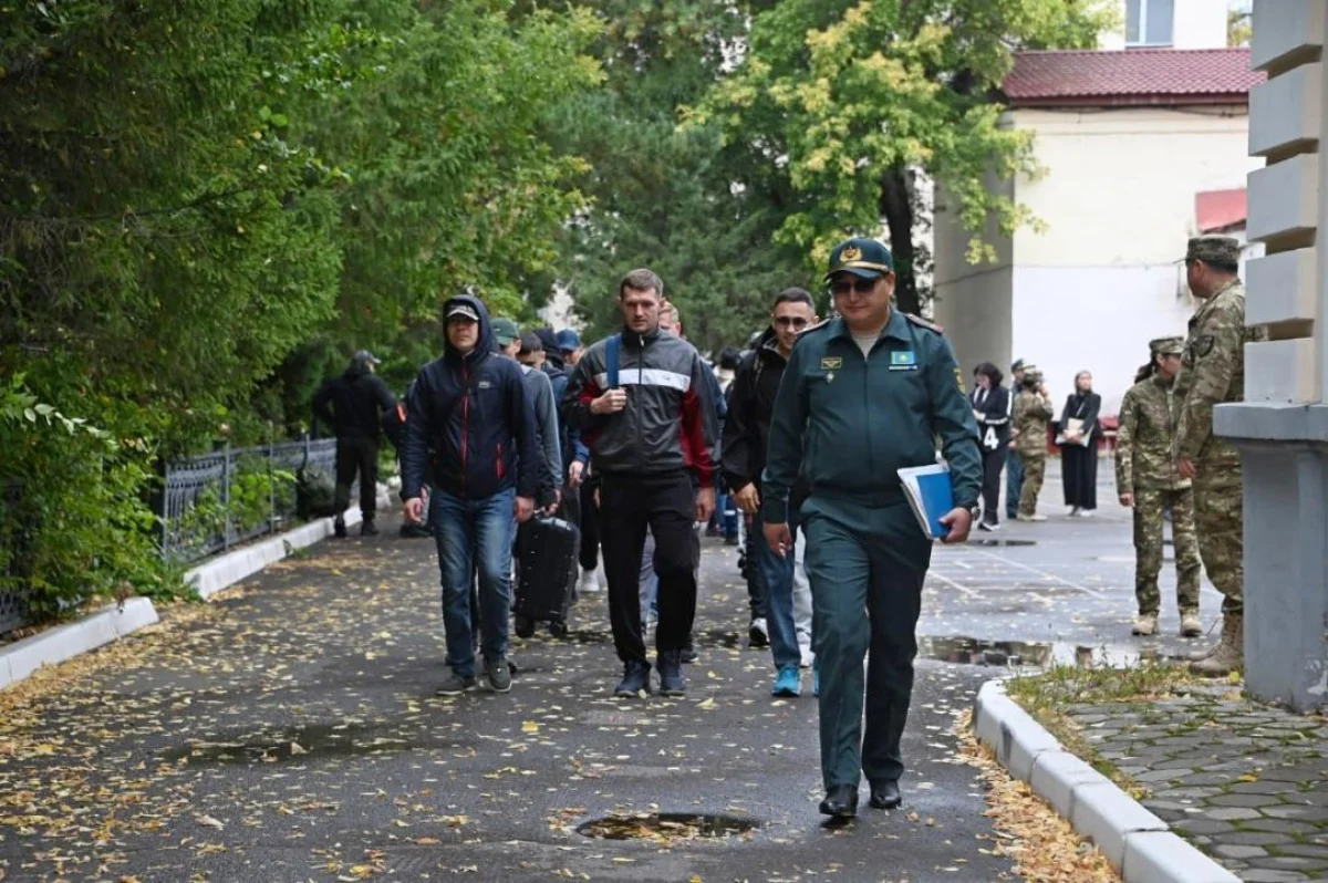 Жалақы сақталады, киім-кешек тегін: әскери жиынға шақырылғандарға мемлекет қандай кепілдік береді