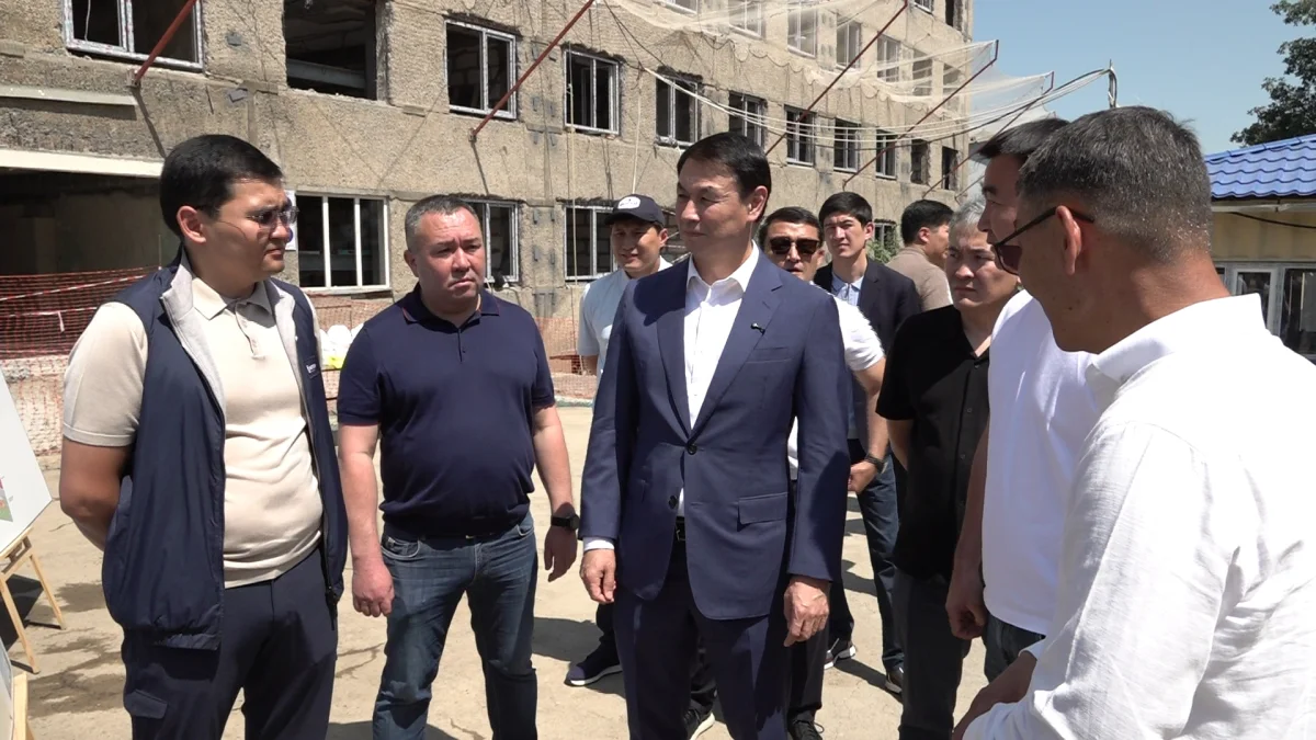 В микрорайоне Баганашыл продолжается реконструкция Центра поддержки детей