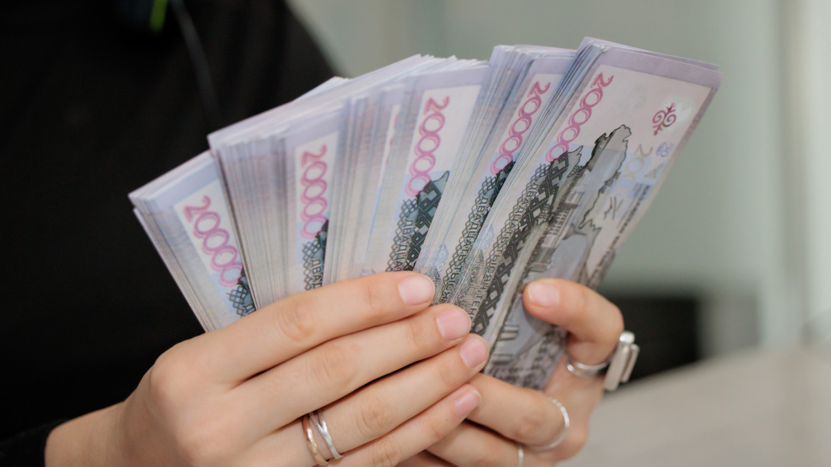 "Оснований для ослабления тенге из-за ситуации в России нет" – Тимур Сулеймейнов