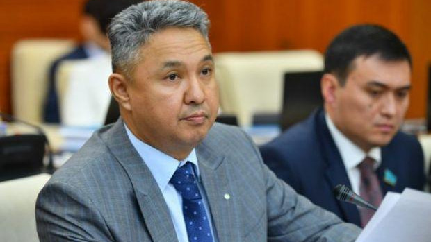 Азат Перуашев рассказал, о каких решениях парламента сожалеет
