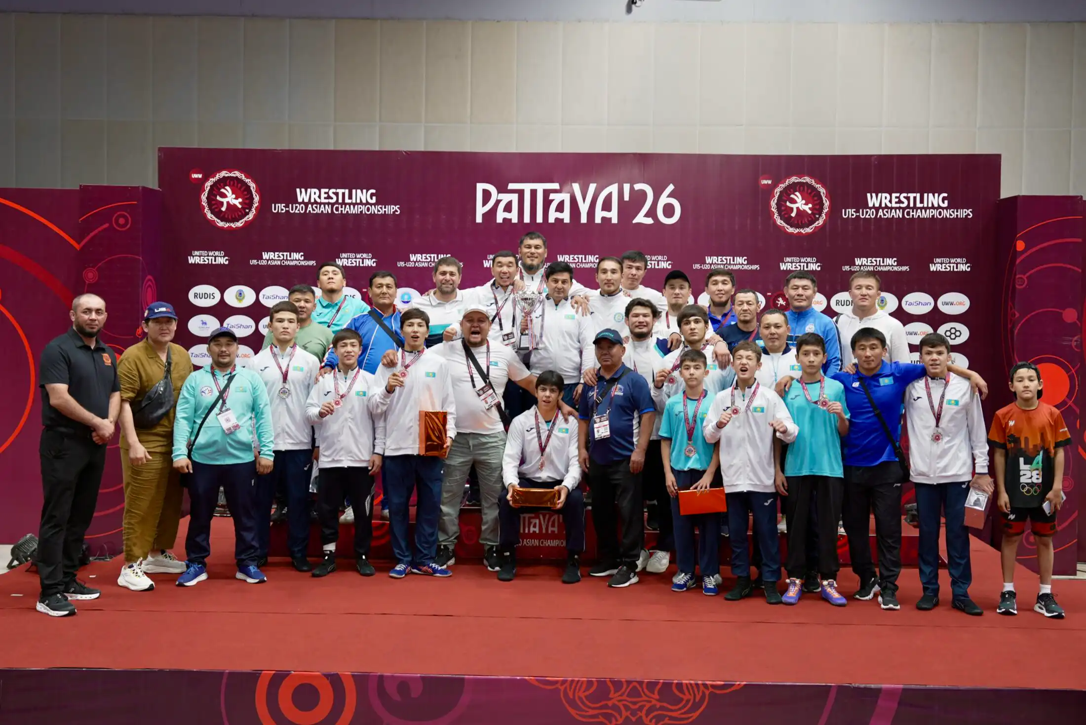 Еліміздің жас балуандары Азия чемпионатында 9 медаль жеңіп алды