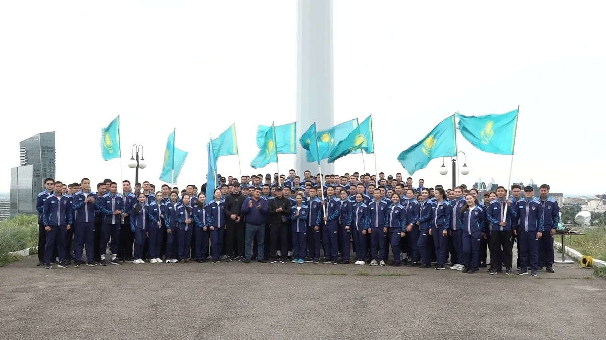 Алматыда жаңа Конституцияның күшіне енуіне орай Мемлекеттік Ту көтеру рәсімі өтті