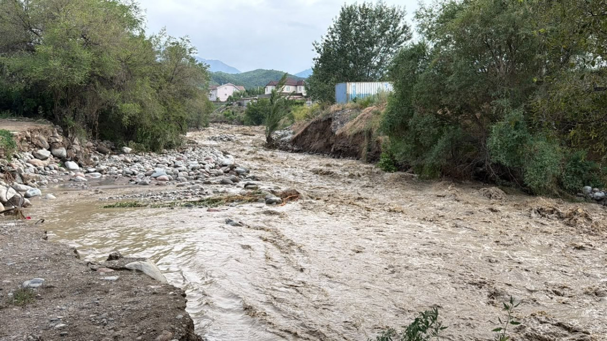 МЧС: угрозы селя и прорыва моренных озер в Алматы нет