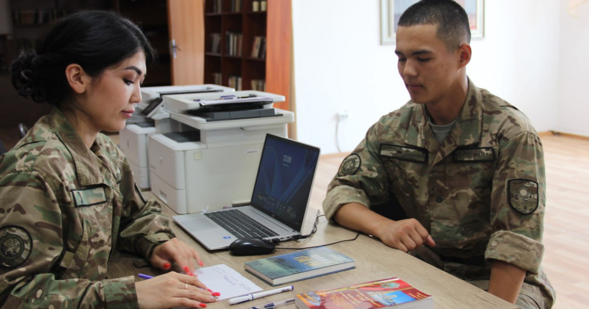   «BOOKGUARD» әдеби челленджі: Ұлттық ұлан әскери қызметшілері төрт мыңнан астам кітап оқыды   