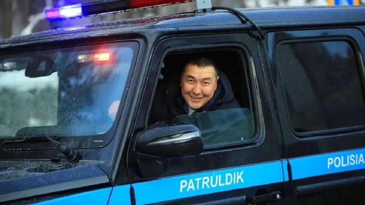 Прокурор потребовал отправить блогера Адилетхана Молдахана в колонию на 3 года