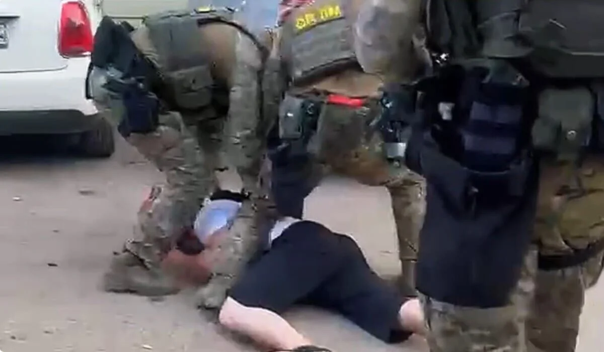 Избивали несколько часов и требовали отдать автомобиль: в Актобе задержали пятерых мужчин (ВИДЕО)