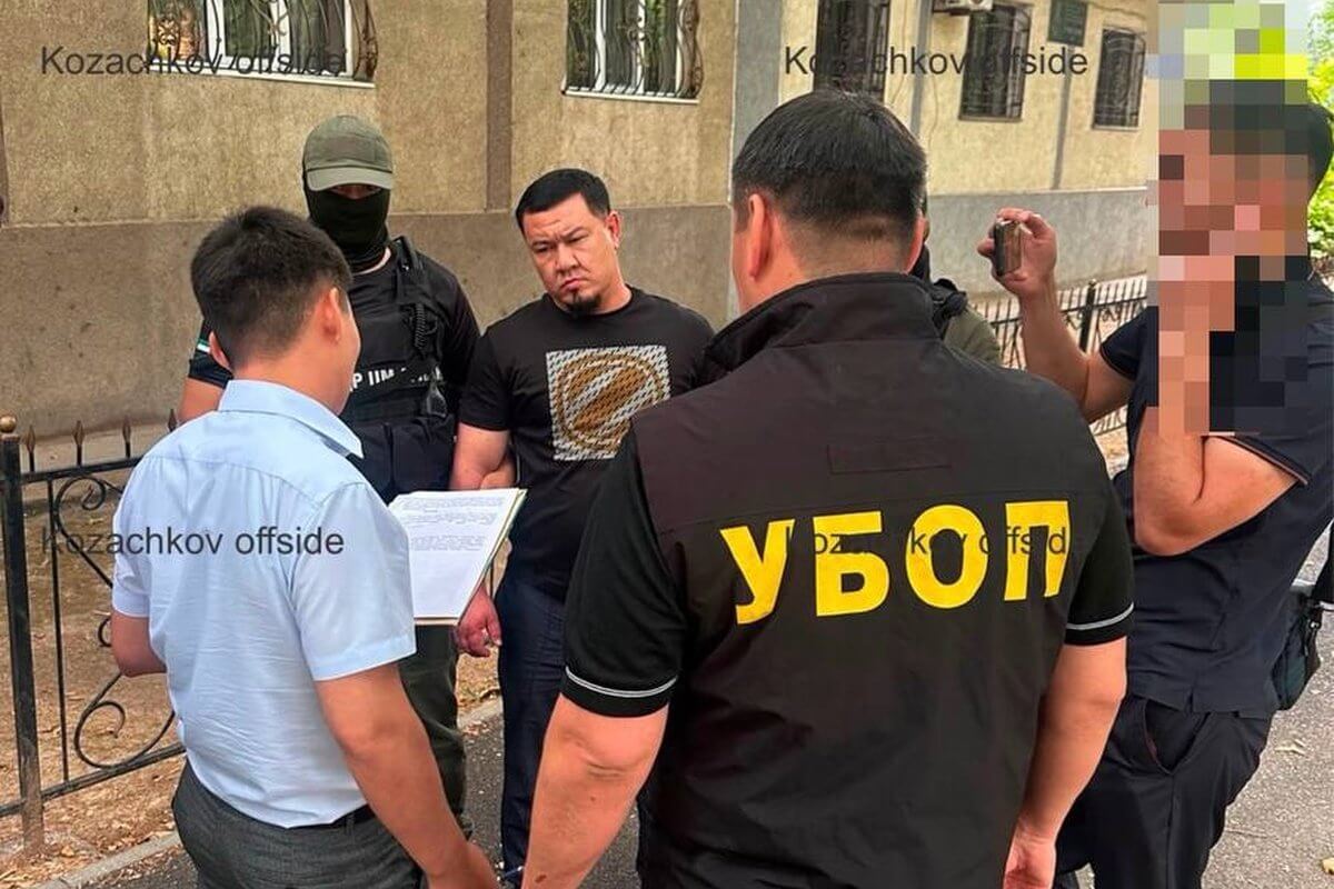 «Решить вопрос» за миллион: в Шымкенте задержали блогера АСКО
