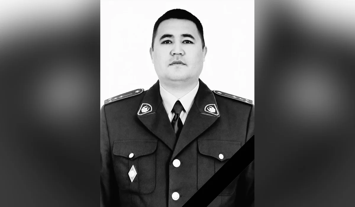 Пытался остановить нарушителя ПДД: полицейский погиб в Туркестане