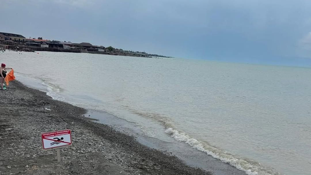 На Алаколе погибла женщина, ее дочь удалось спасти