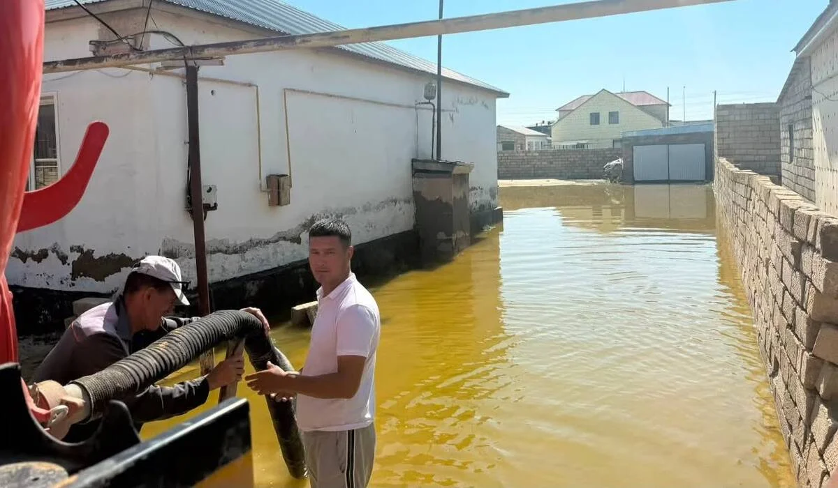 85 дворов под водой: в селе Мангистауской области ликвидируют последствия ливней
