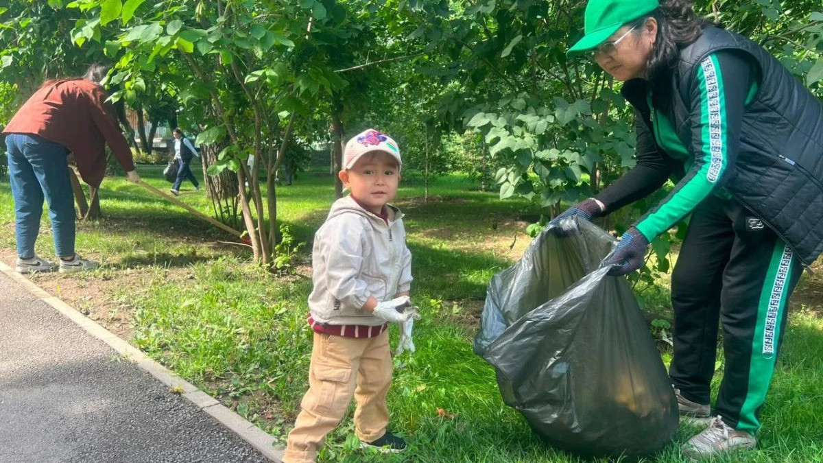 Алматыдағы сенбілікке 2,4 мыңнан астам адам қатысты