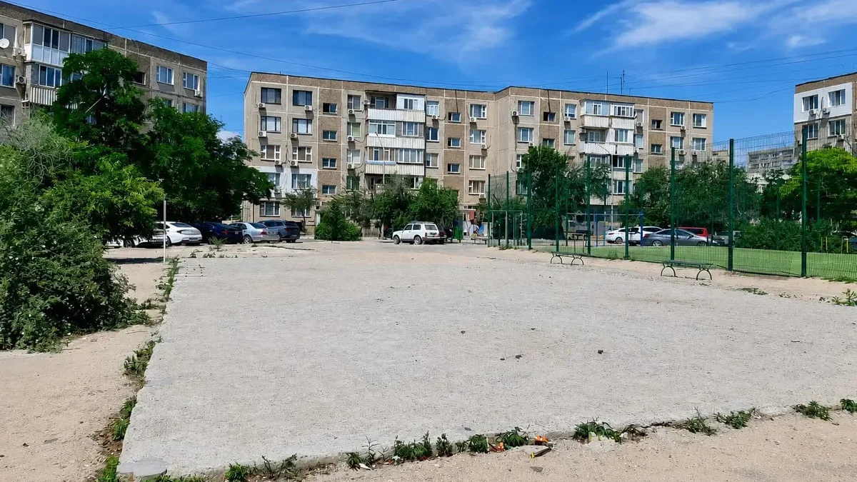 Ақтауда тұрғындар жарты жылдан бері жаңа балалар алаңын күтіп жүр