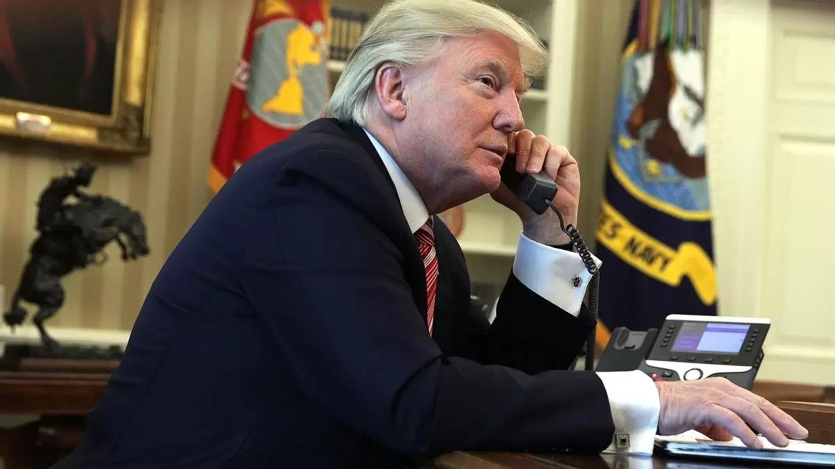 Трамп 4 шілдеде Зеленскиймен және Путинмен сөйлесті