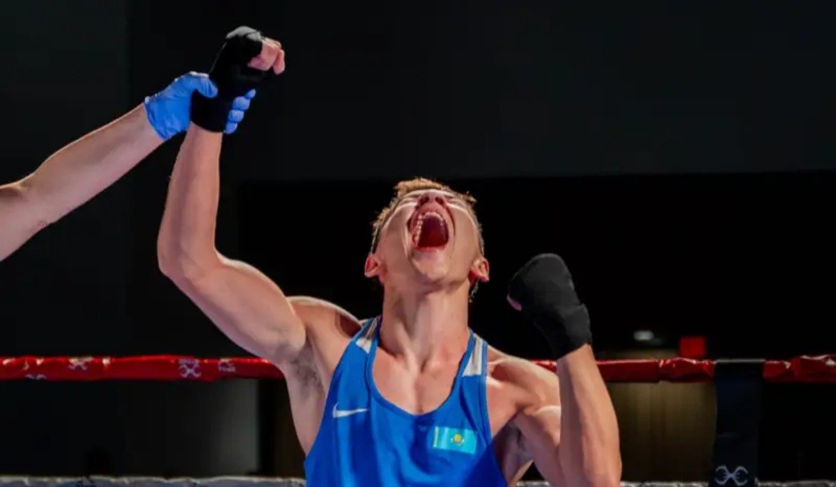 Асылхан Кошербай разгромно стартовал на молодежном чемпионате Азии