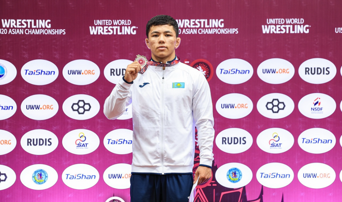 Казахстанские борцы завоевали 18 медалей на чемпионате Азии U20