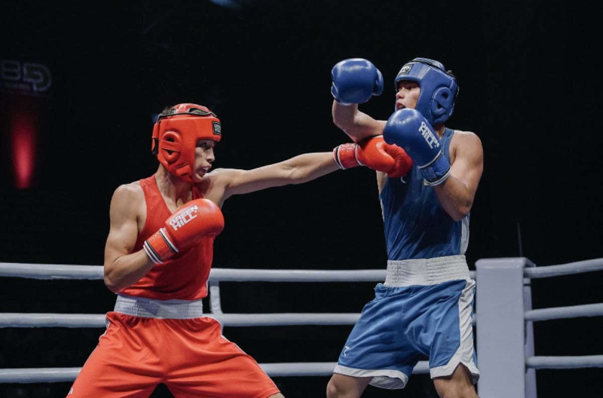 Қазақ боксшысы Азия чемпионатында өзбек қарсыласын жеңді