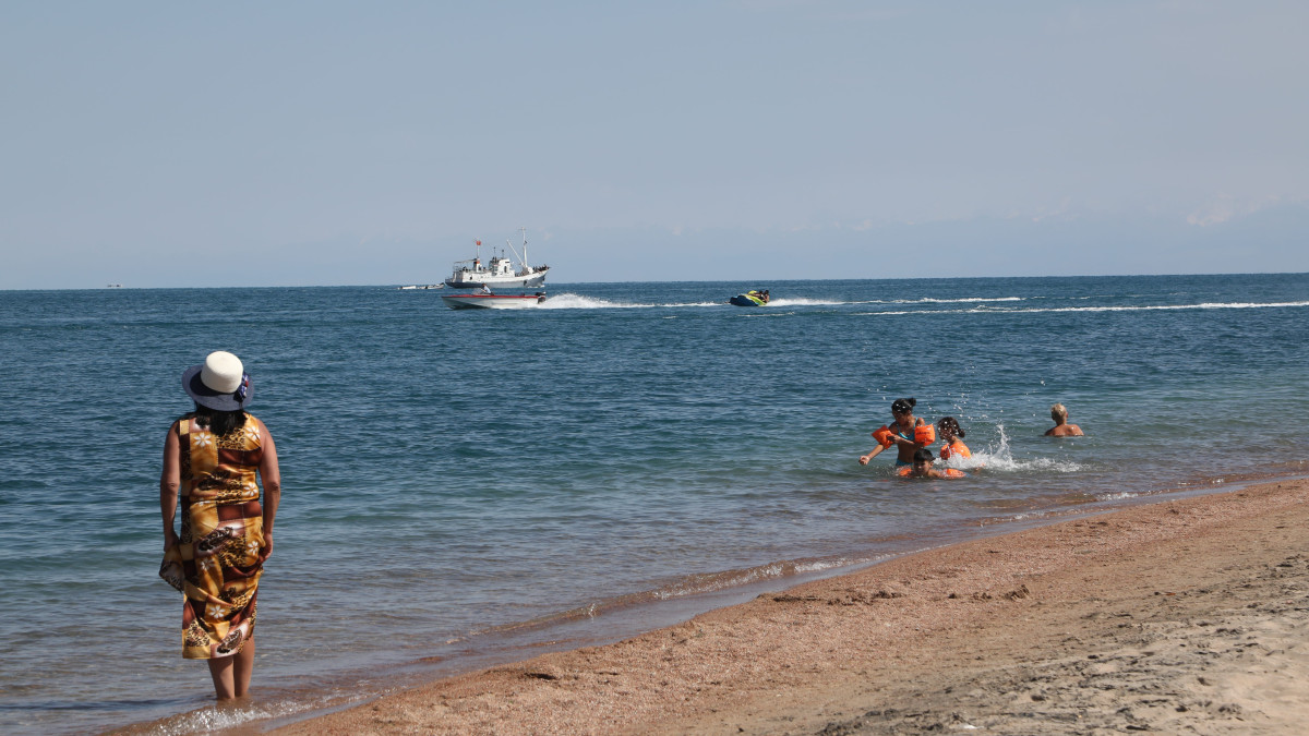 До +41°C и сильные ливни: синоптики предупредили о погоде в Казахстане