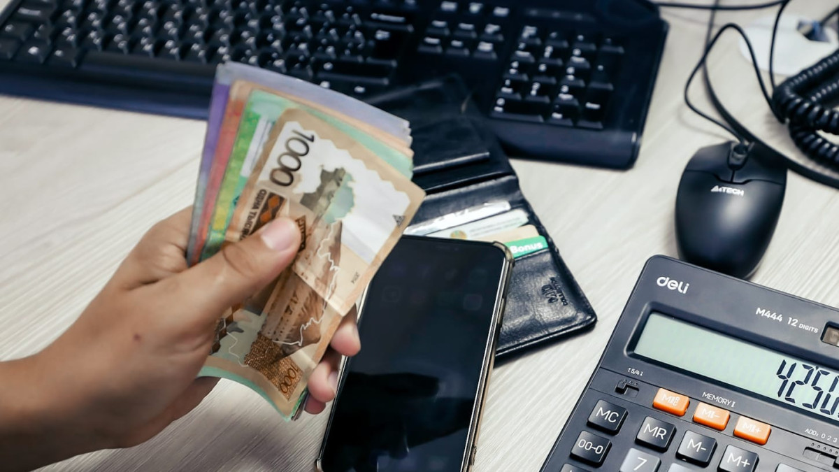 Более 10 тысяч казахстанцев получили помощь по ипотеке: что еще сообщил финрегулятор