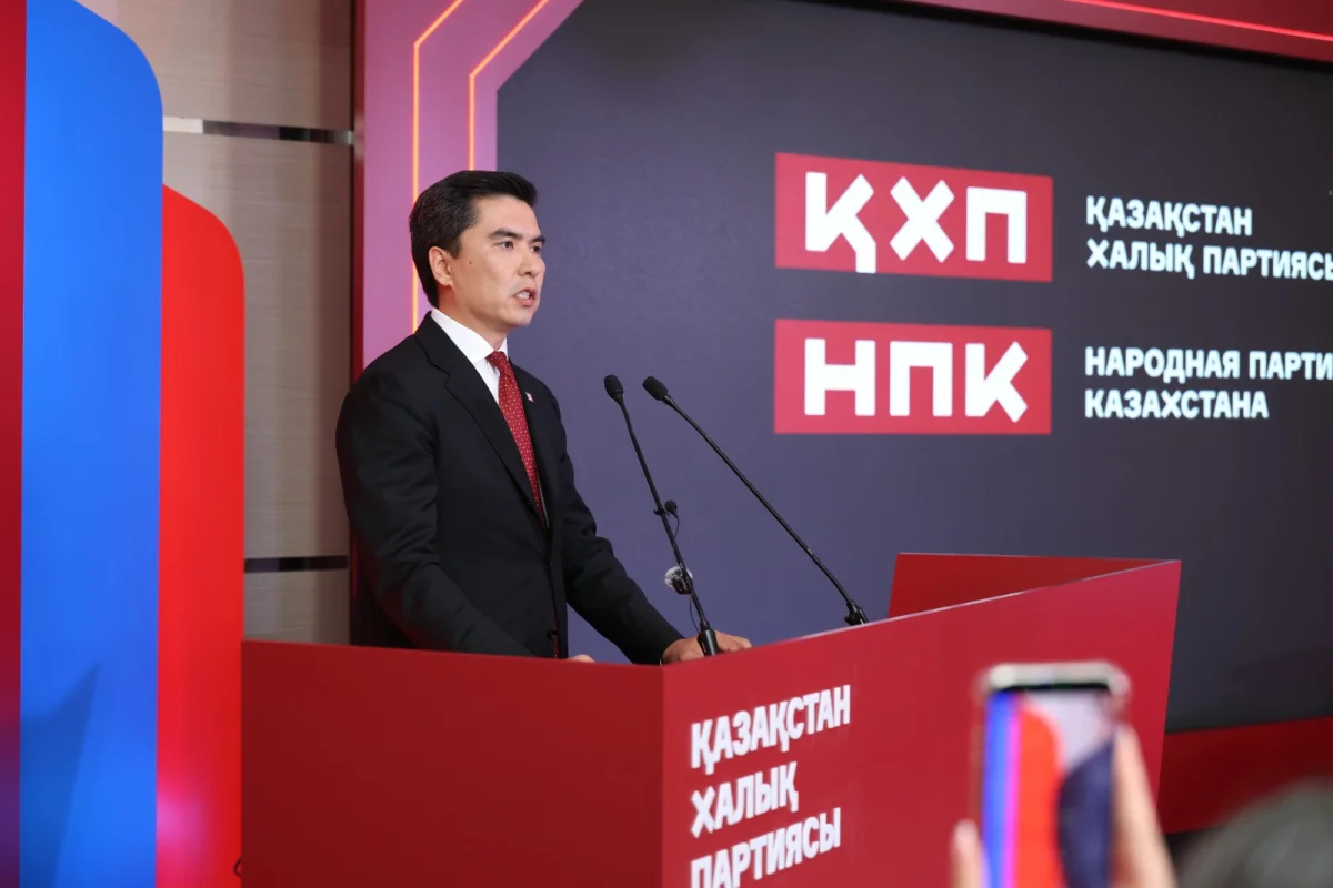 Грызня за голоса: Новый глава НПК разнес оппонентов на первом же съезде