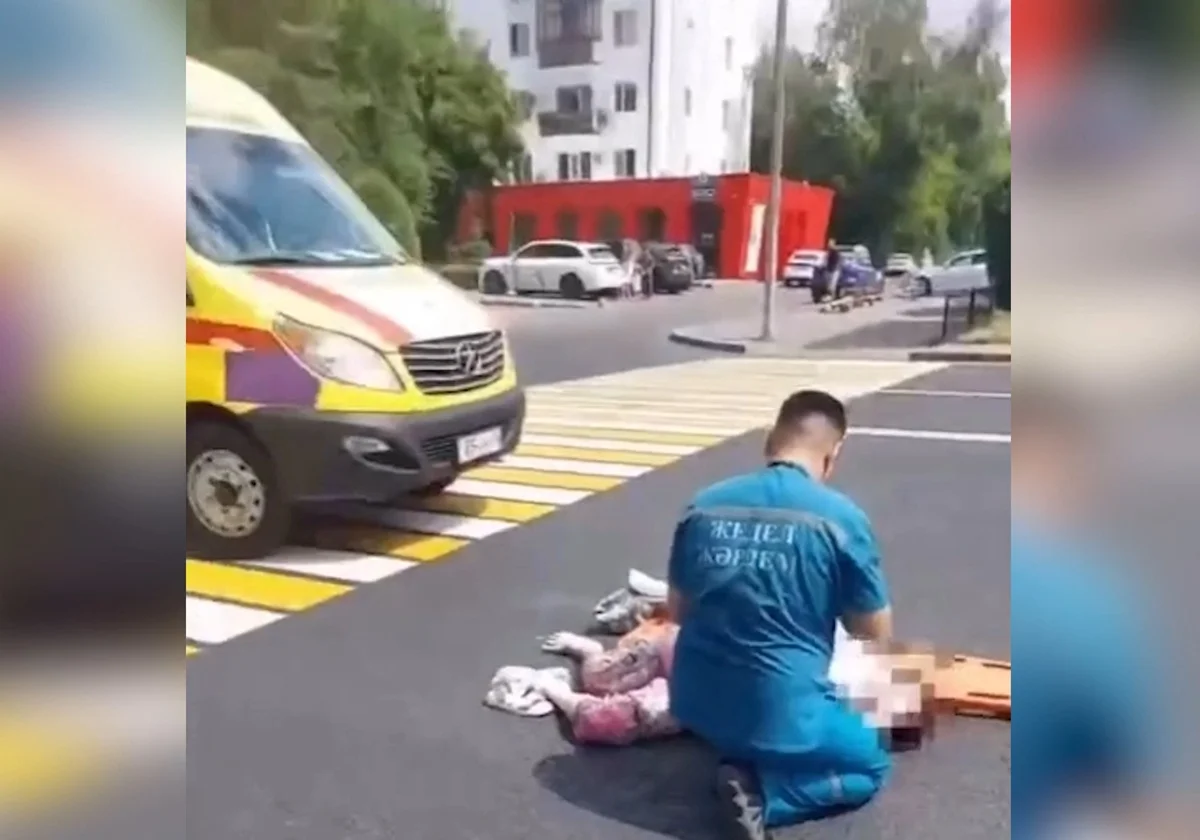 ДТП на «зебре»: в Павлодаре под колёса скорой помощи попала пенсионерка