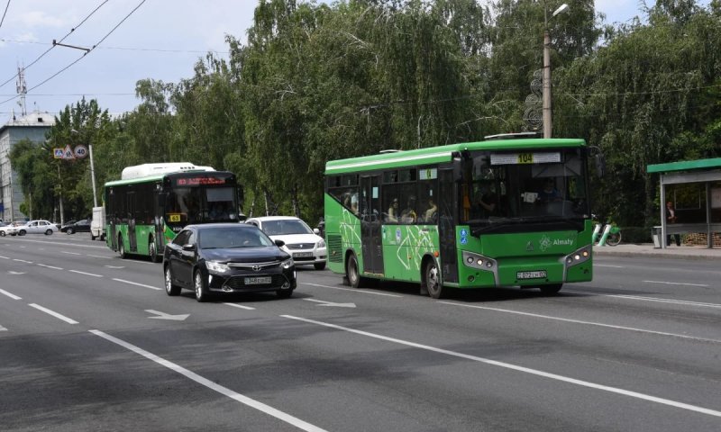 Часть автобусов сняли с рейсов в Алматы