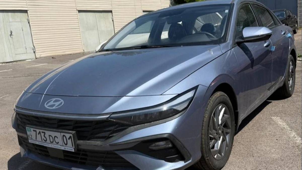 Конфискованные у Жанабыловых автомобили передали госслужащим