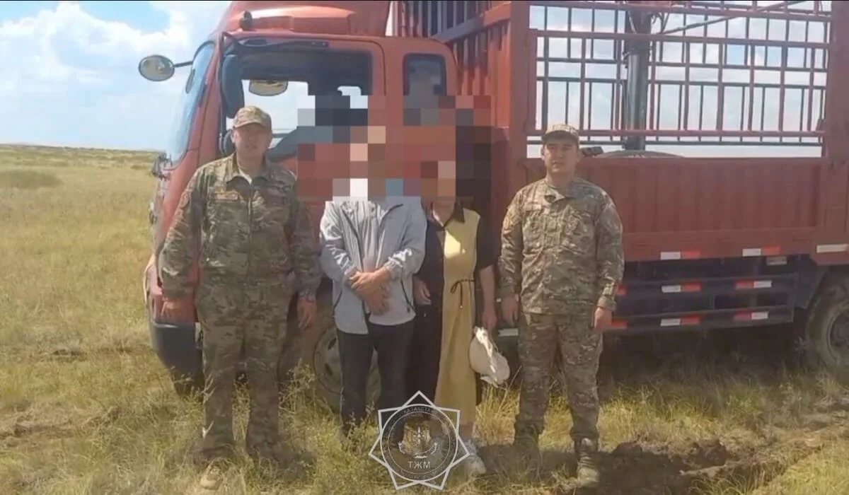 Ехали из Астаны в Жезказган: двух граждан Китая спасли в степи области Улытау (ВИДЕО)