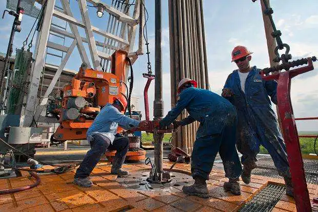 Мұнай-газ саласы қызметкерлері орта есеппен қанша жалақы алады?
