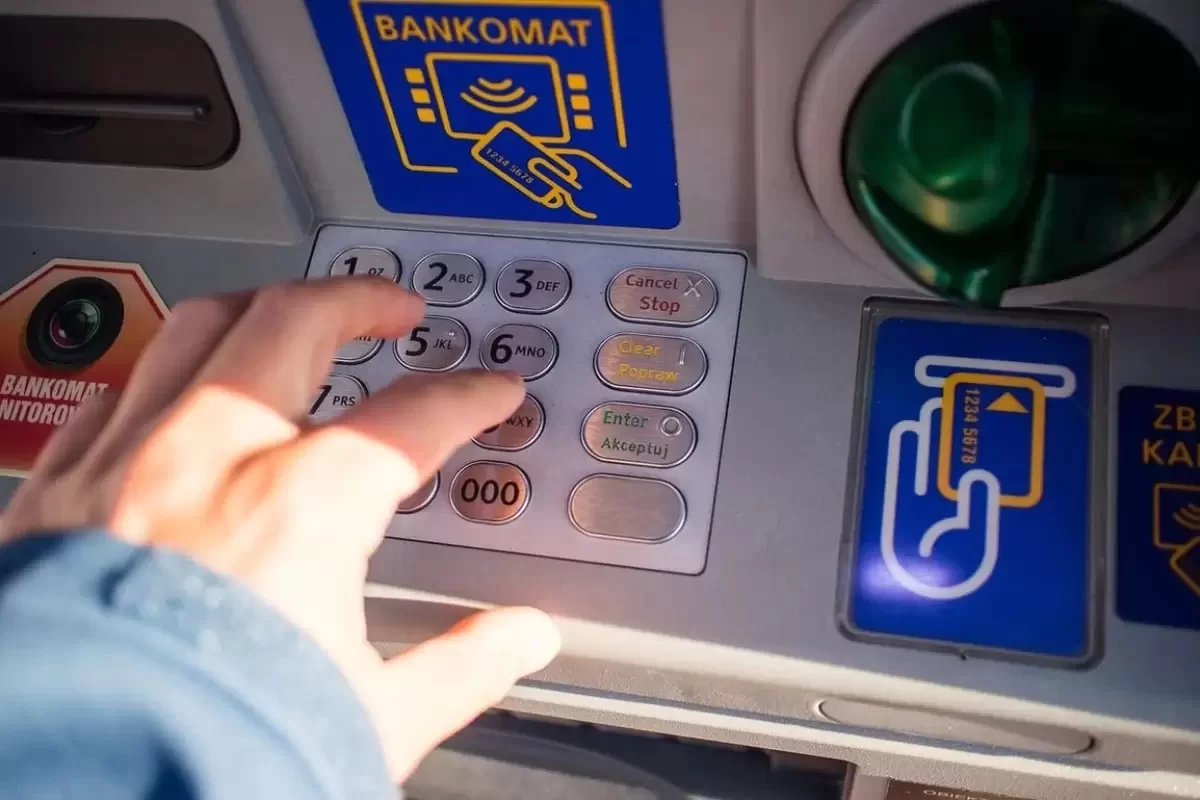 Почему банкомат Kaspi.kz иногда не выдает нужную сумму наличными