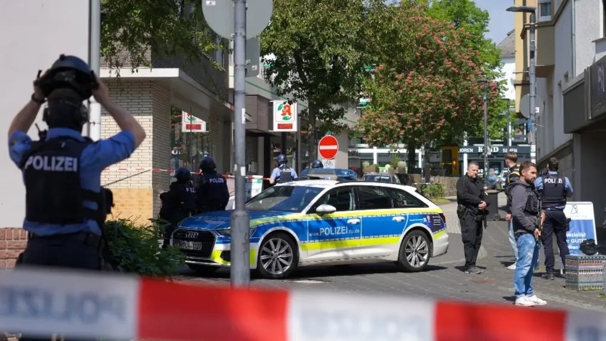 В Берлине освободили кассира, которого более 11 часов удерживали в заложниках