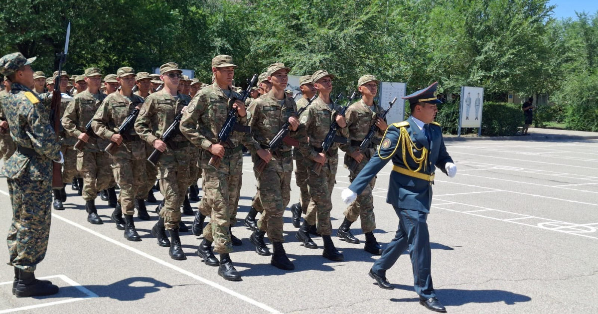  Ұландық сарбаздар ант қабылдады 