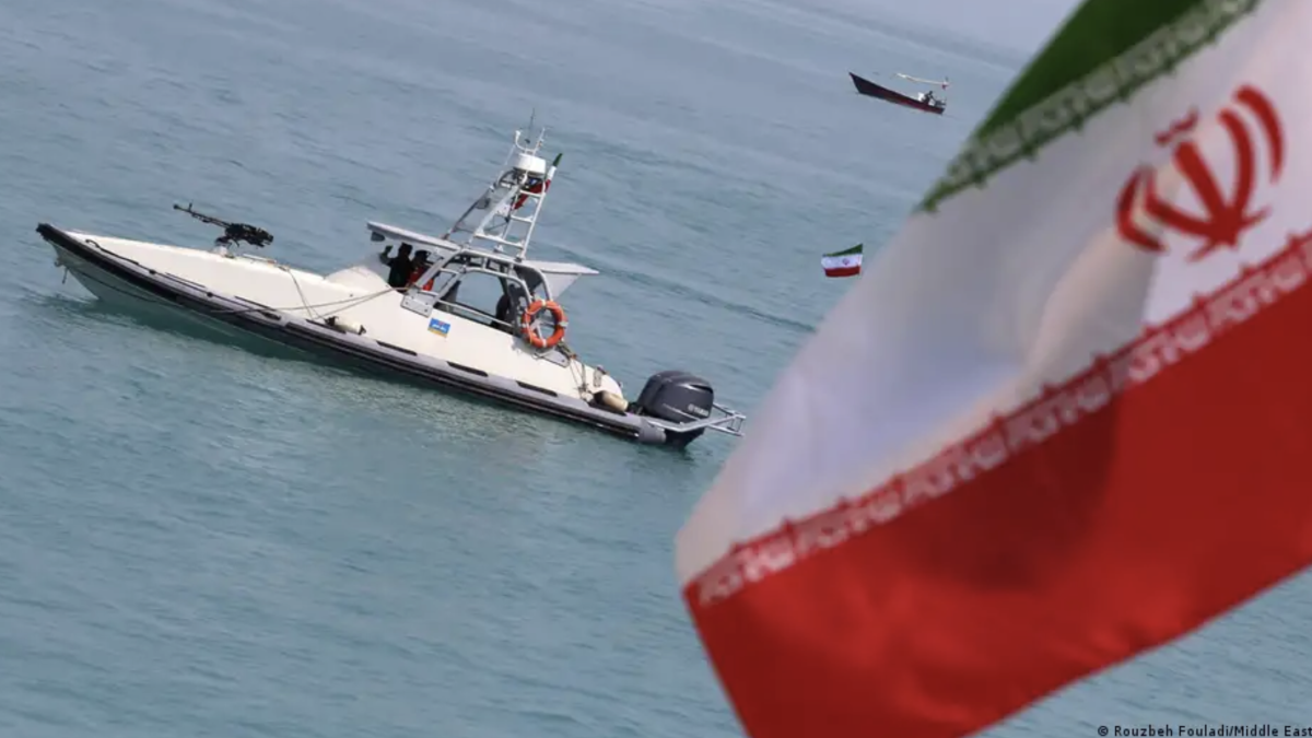 Иран нанес удары по странам Персидского залива после новой атаки США