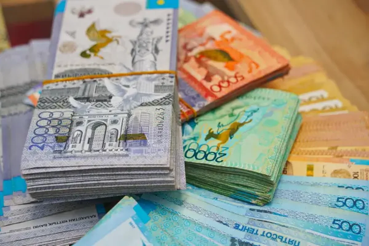 Единый платеж вместо нескольких: в Казахстане обсуждают реформу зарплатных отчислений
