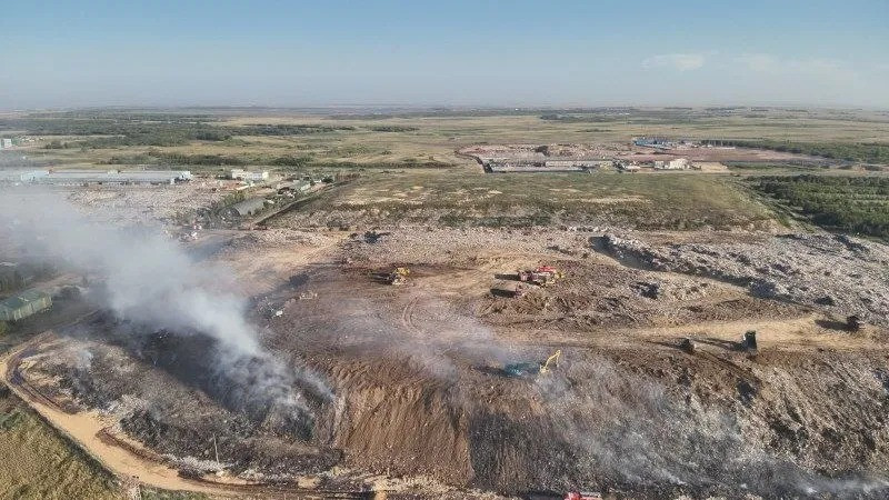 Астанадағы қоқыс полигонындағы өрт үшінші тәулік бойы сөндіріліп жатыр