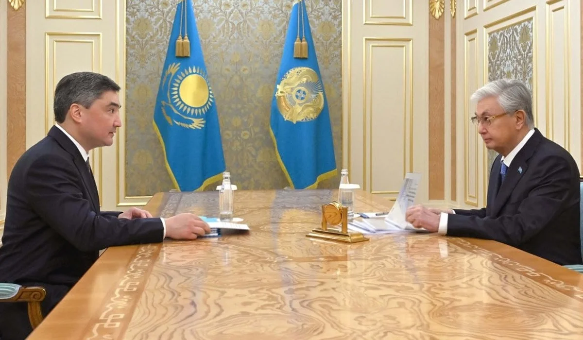 «Әлеуметтік төлемдерді оңтайландырамыз»: Бектенов Тоқаевқа 800 млрд теңгені қалай үнемдейтінін айтып берді