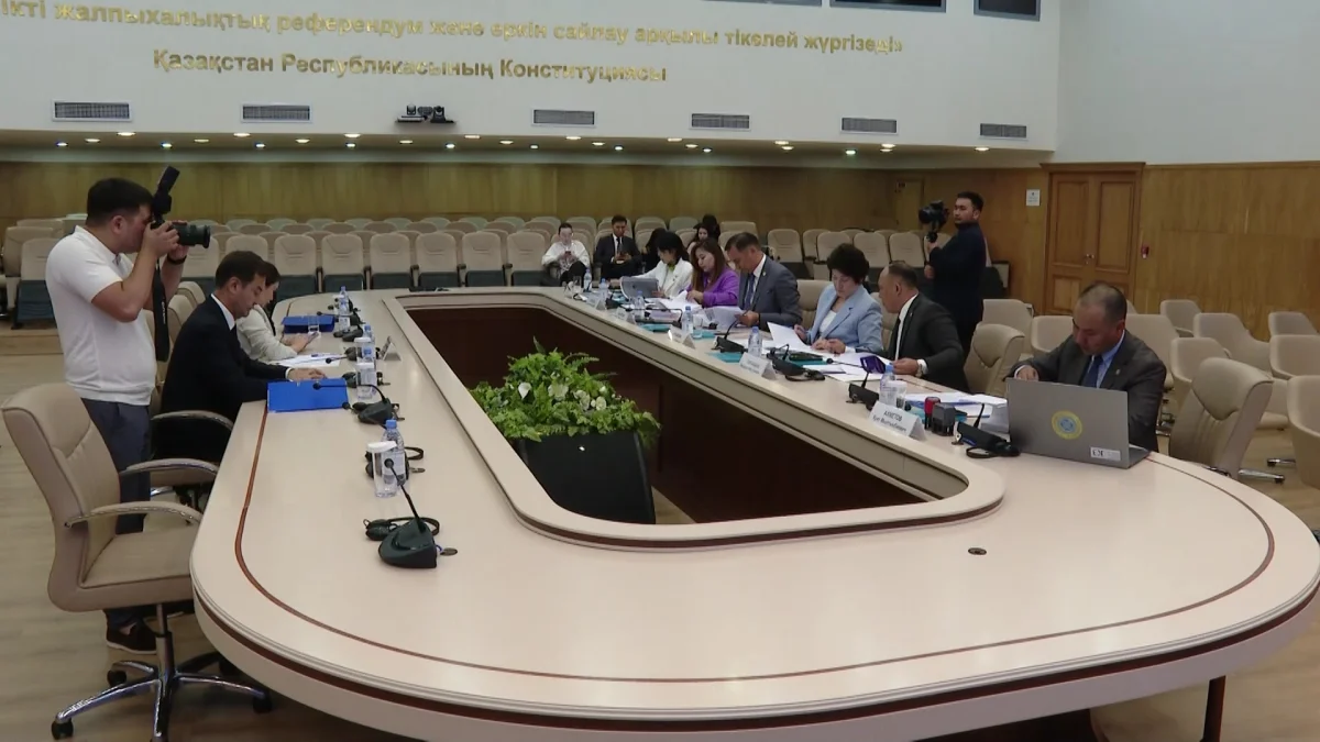 «Әділет» партиясы кандидаттардың партиялық тізімін тіркеу үшін ОСК-ға құжат тапсырды