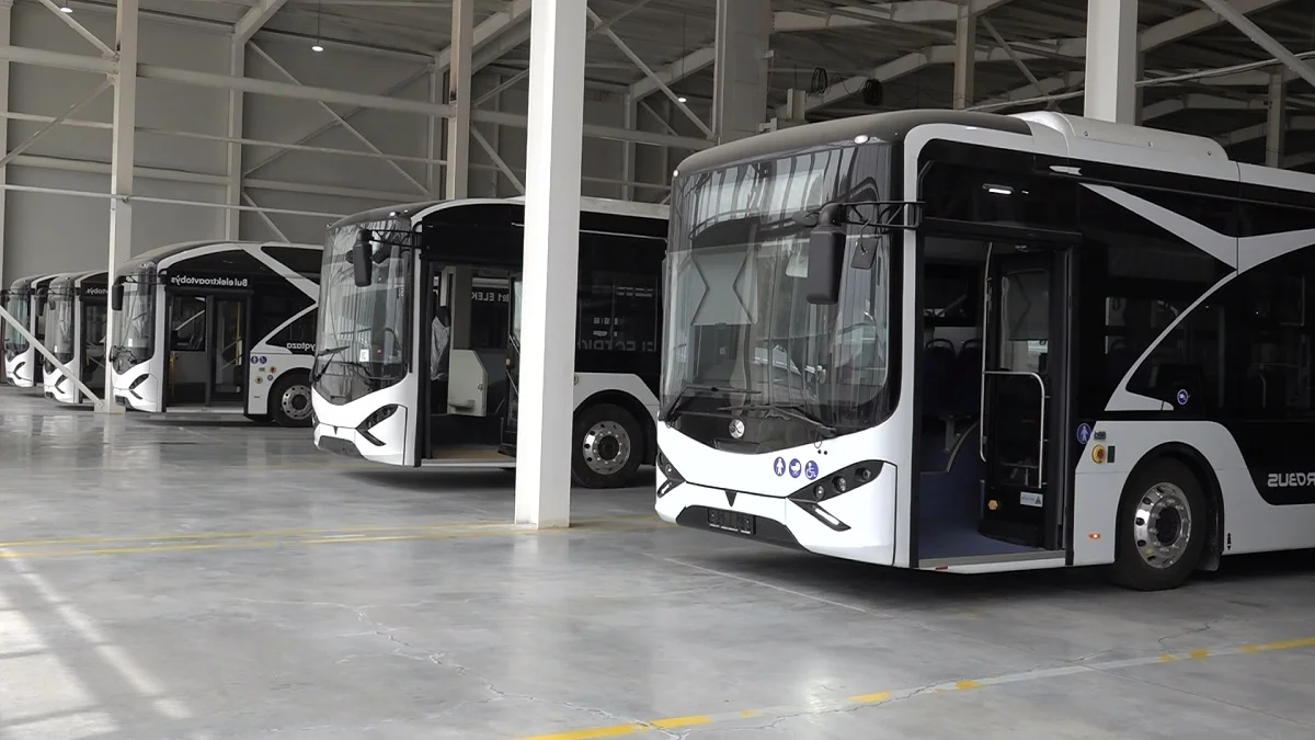 Алматыда жасалған электрлі автобустар Еуропаға жөнелтілді
