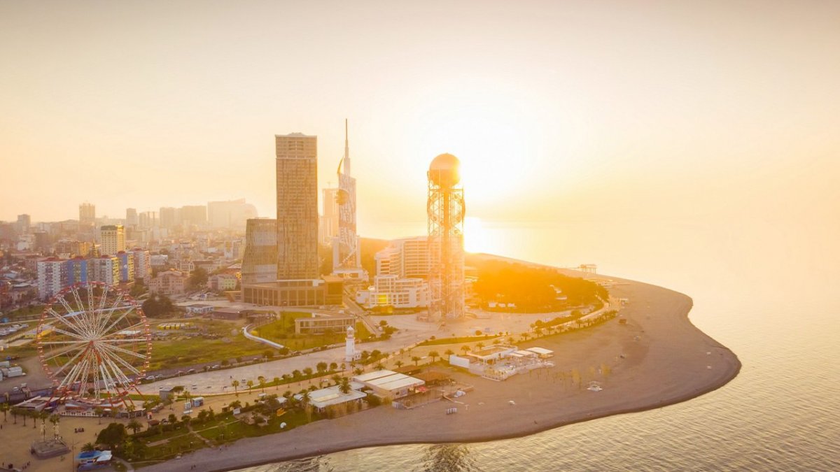 FlyArystan запустил авиасообщение Атырау – Батуми