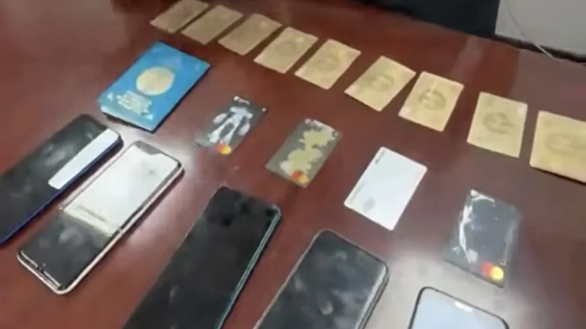 В Алматы поймали курьера международных интернет-мошенников