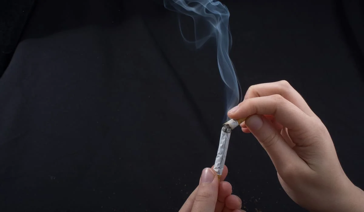 Курящих в Казахстане стало меньше: доля потребителей табака снизилась до 15,1%