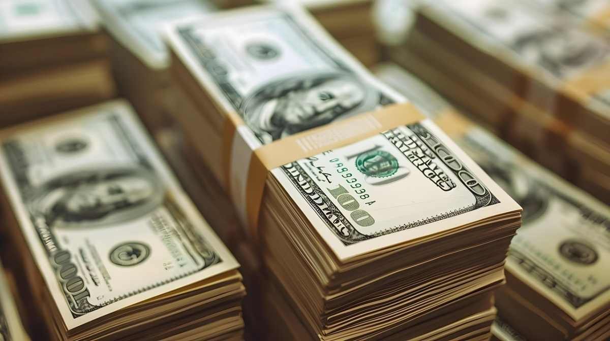 Откат после роста: как изменился курс доллара в Казахстане 15 июля