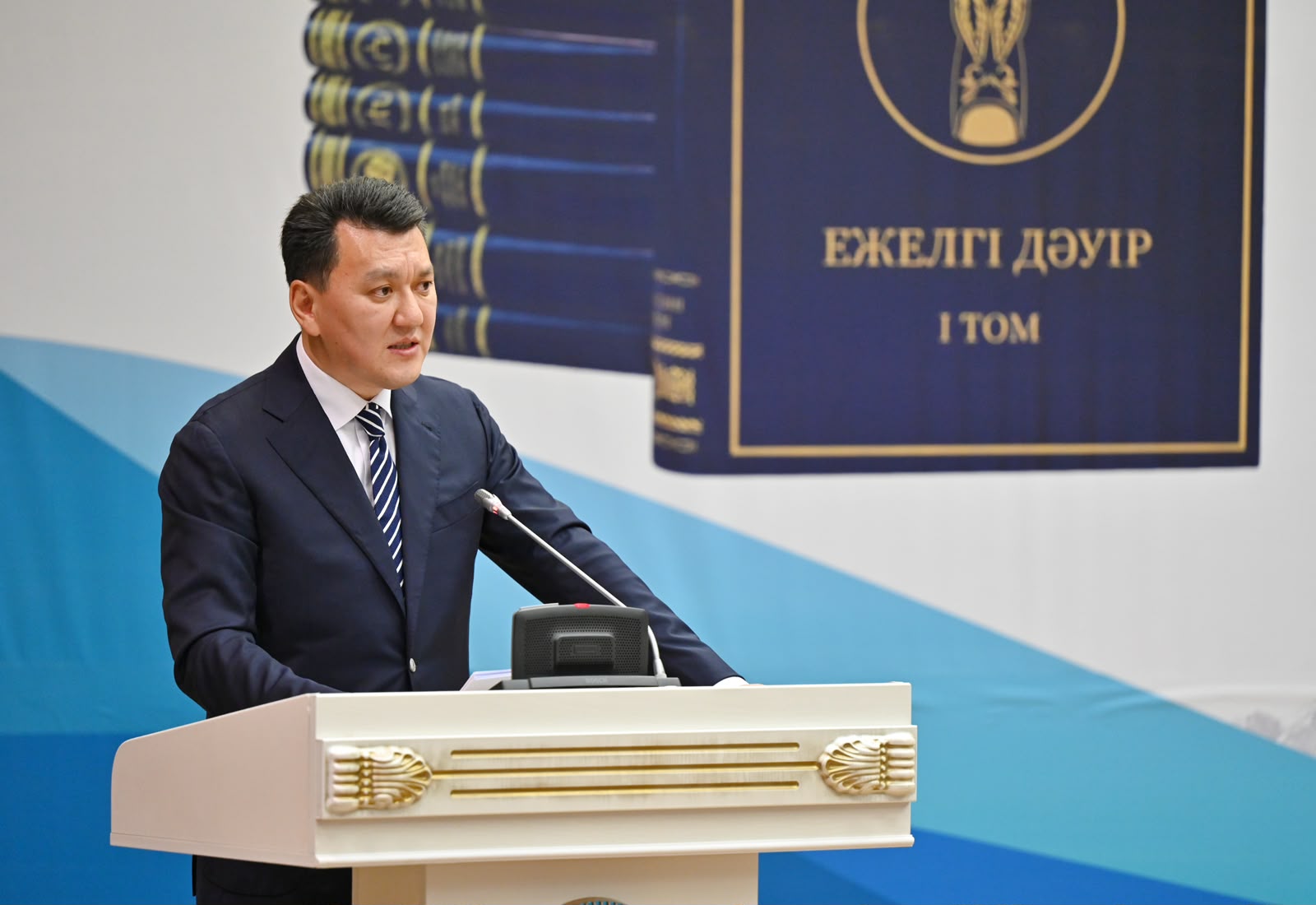 Қазақстан тарихының көптомдығы – ұлттық жобаға пара-пар үлкен еңбек – Ерлан Қарин