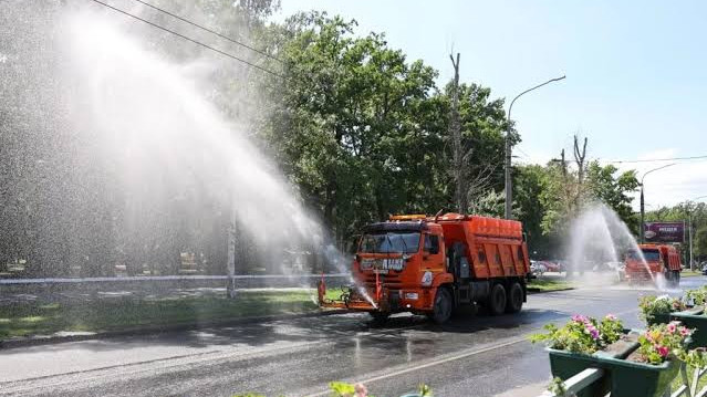Город будут охлаждать: в Алматы усилят полив дорог из-за экстремальной жары