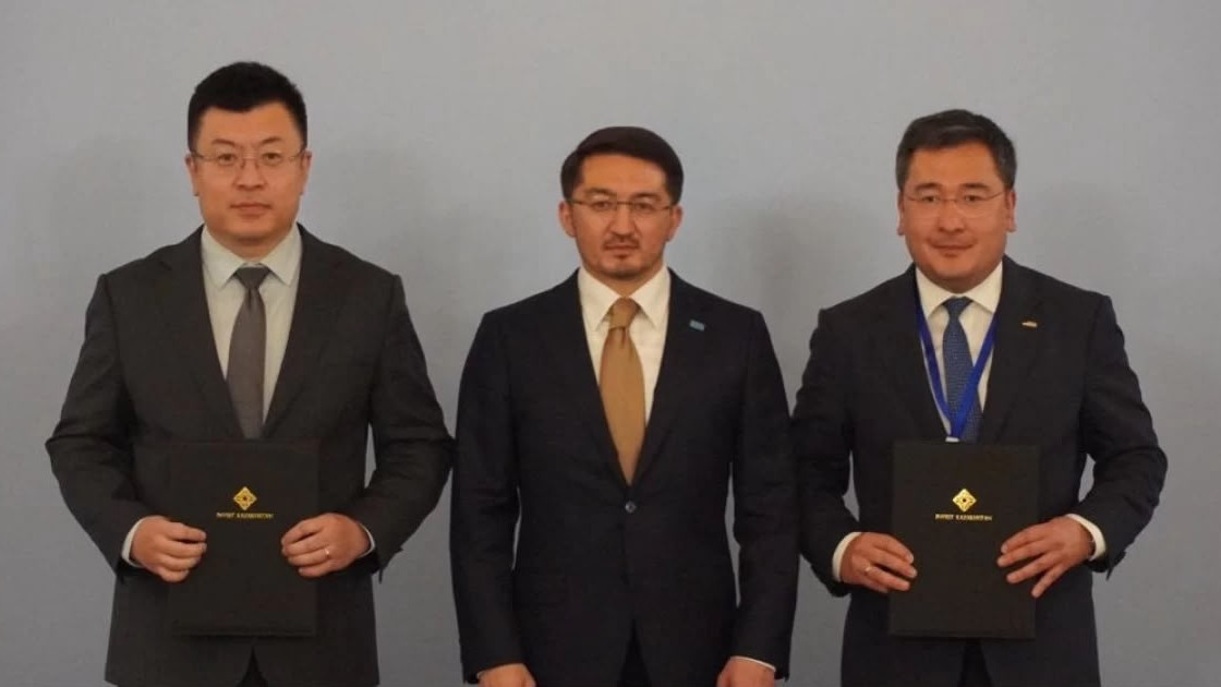 Жаслан Мәдиев BYD компаниясының басшылығымен кездесті