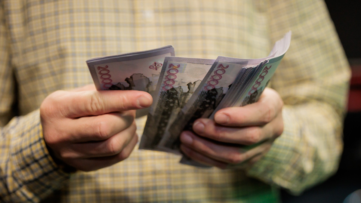 590 мың қазақстандықтың айыппұлы кешірілді: тізімде кім бар