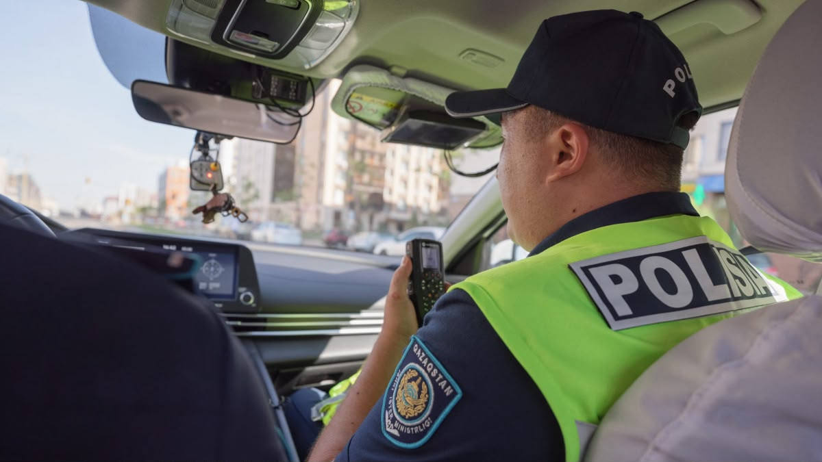 Төрт айда 80 рет жол ережесін бұзған астаналық 15 тәулікке қамауға алынды