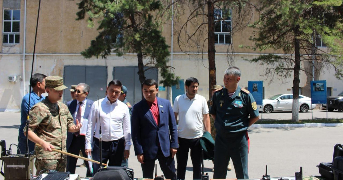  Алматыда мәслихат депутаттары Ұлттық ұланның әскери қызметкерлерімен кездесті 