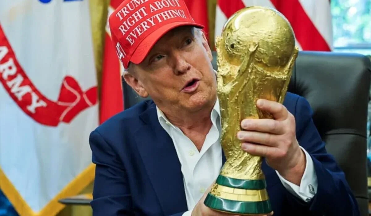 Трамп посетит финал чемпионата мира по футболу и может вручить кубок победителю